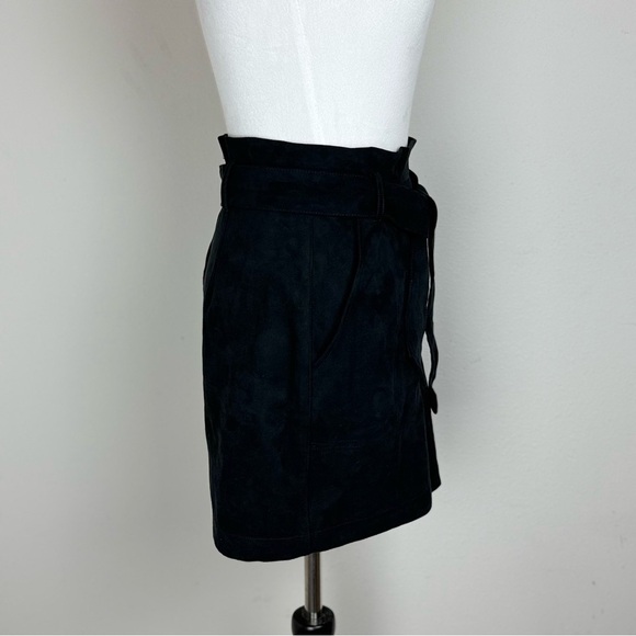 Abercrombie Women’s Faux Suede‎ Black Mini Skirt with Belt Size XS - Picture 4 of 10